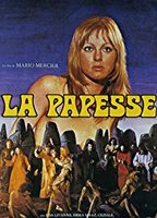La papesse (1975) Обнаженные сцены