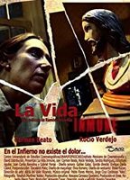 La vida inmune (2006) Обнаженные сцены