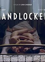 Landlocked (2018) Обнаженные сцены