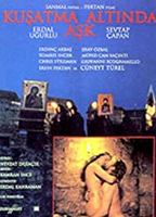 Love Under Siege (1997) Обнаженные сцены