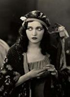 Loves of an Actress (1928) Обнаженные сцены