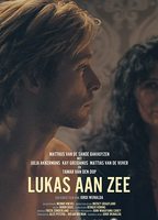 Lukas by the Sea (2016) Обнаженные сцены