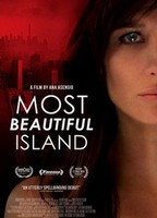 Most Beautiful Island (2017) Обнаженные сцены