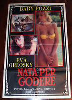Nata per godere (1990) Обнаженные сцены