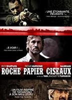 Roche papier ciseaux (2013) Обнаженные сцены
