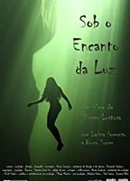 Sob o Encanto da Luz (2005) Обнаженные сцены