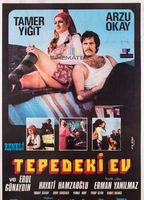 Tepedeki ev (1976) Обнаженные сцены