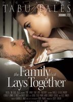 The Family That Lays Together (2013) Обнаженные сцены