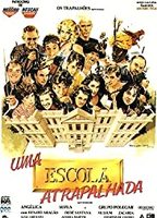 Uma Escola Atrapalhada 1990 фильм обнаженные сцены