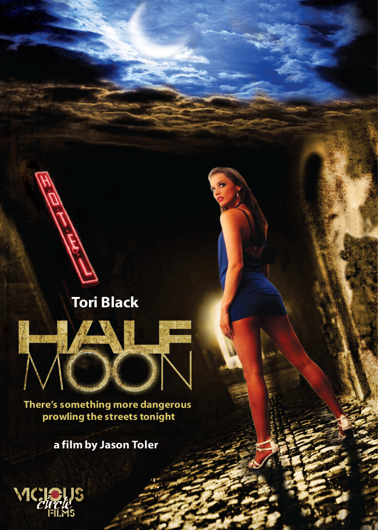 Half Moon (2010) Обнаженные сцены