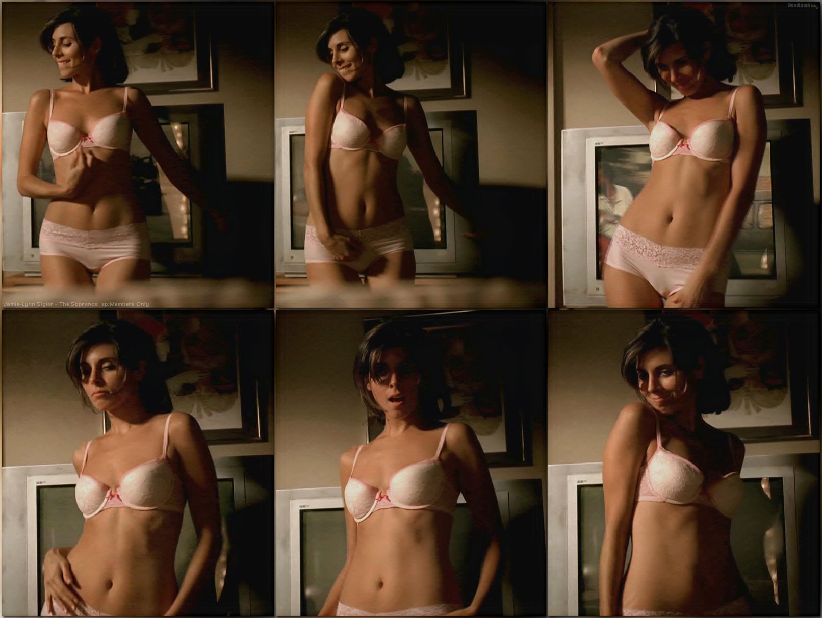 Джейми-Линн Сиглер nude pics.