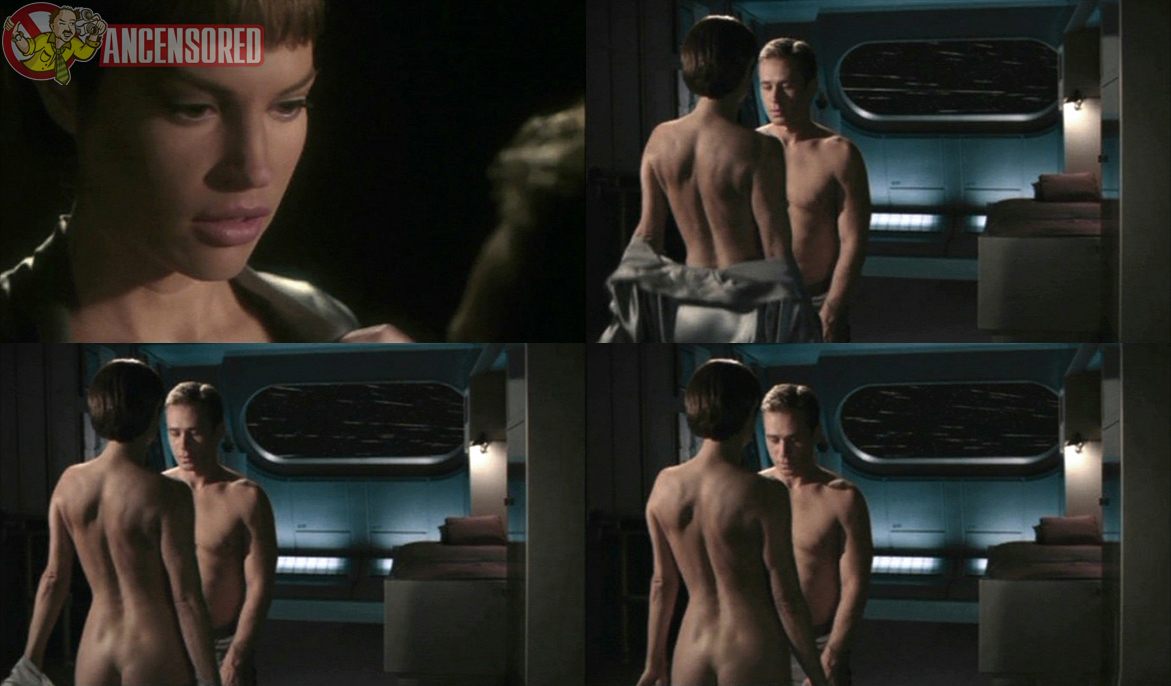 Star Trek: Enterprise nude pics.