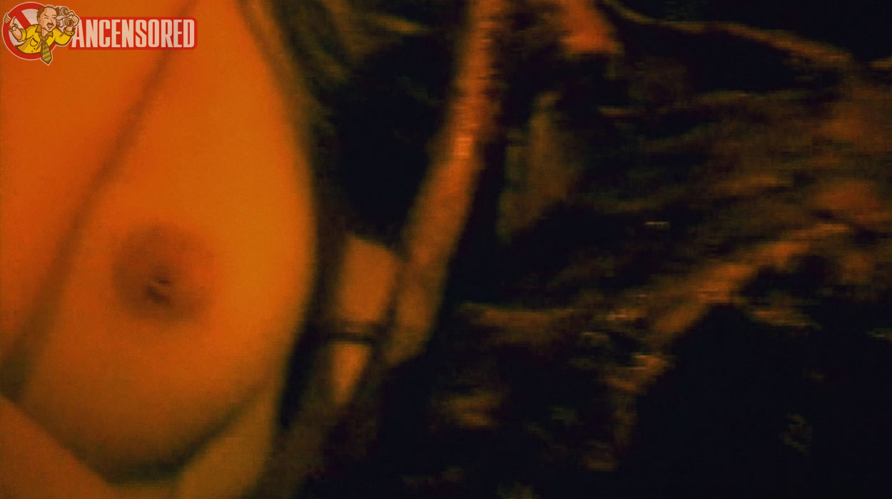 Шери Мун Зомби nude pics.