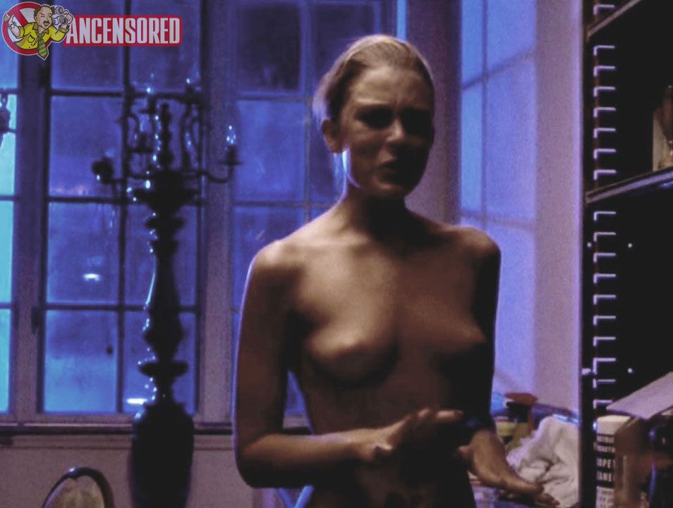 Джорджина Кейтс nude pics.