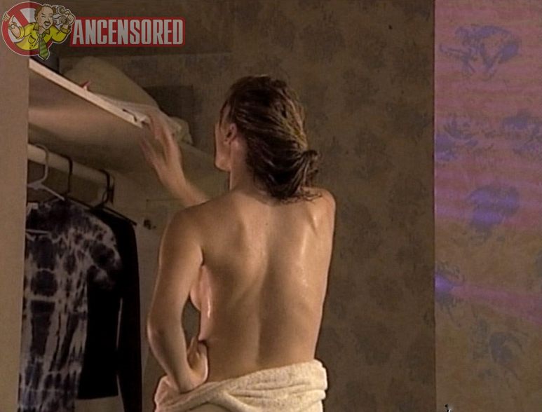 Бри Тернер nude pics.