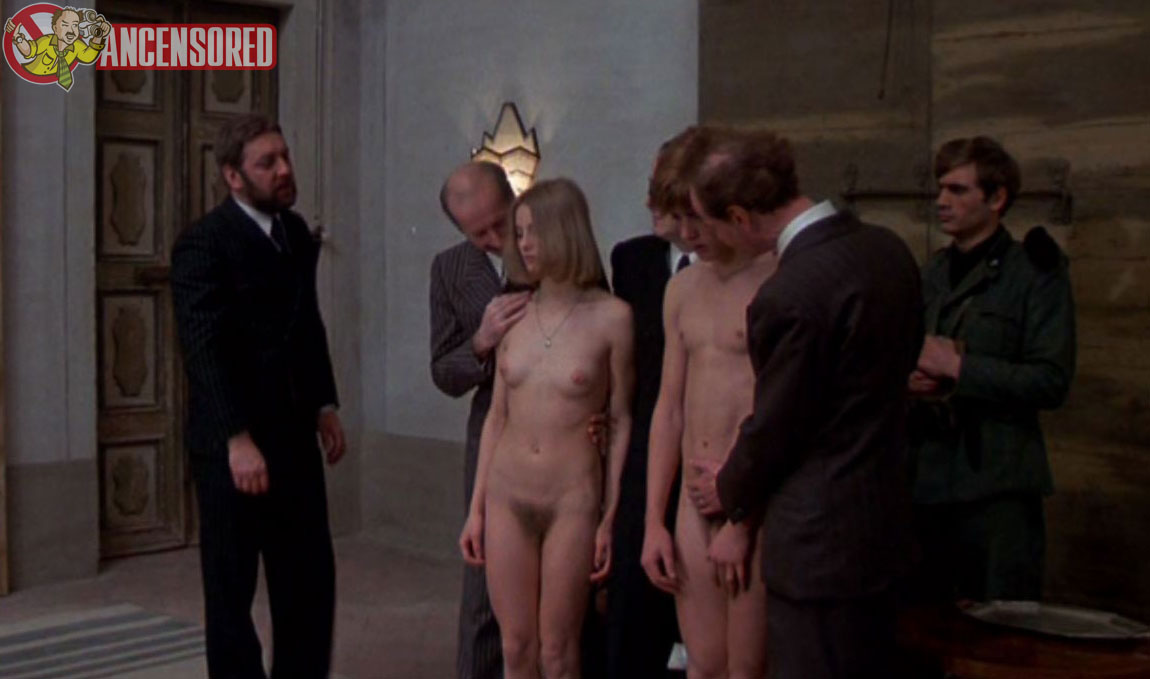 Рената Моар nude pics.