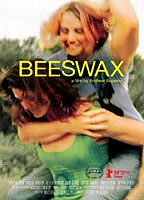 Beeswax (2009) Обнаженные сцены