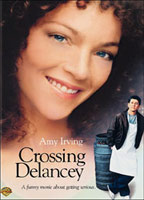 Crossing Delancey (1988) Обнаженные сцены