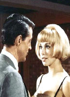 La Blonde de Pékin (1967) Обнаженные сцены