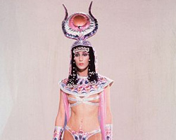 Cher обнаженные сцены в ТВ-шоу