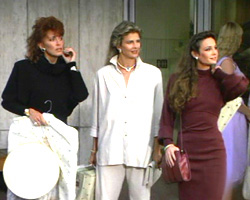 Hollywood Wives (1985) Обнаженные сцены