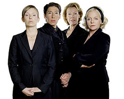 Vier Frauen und ein Todesfall (2004-настоящее время) Обнаженные сцены