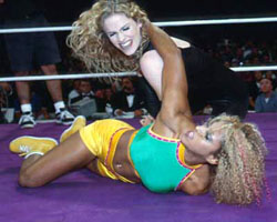 Women of Wrestling (2000-настоящее время) Обнаженные сцены