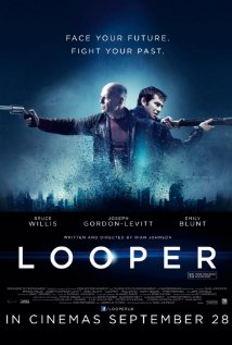 Looper (2012) Обнаженные сцены